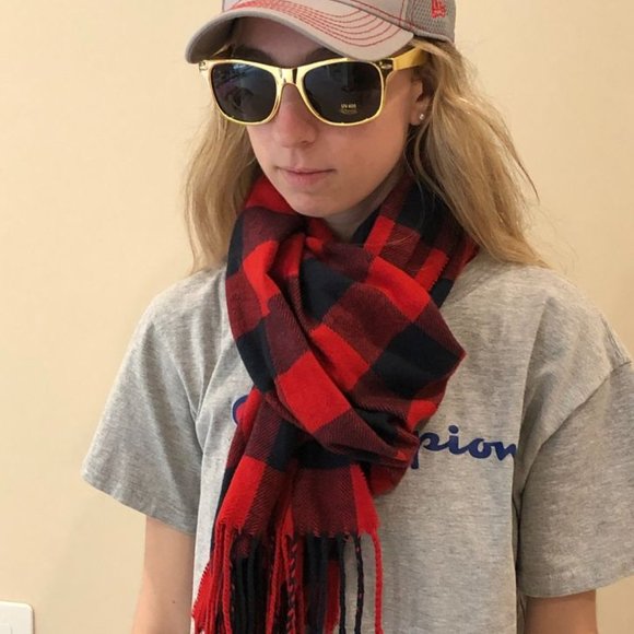 NWOT Soft Red Navy Blue Checkered Scarf - Picture 1 of 7